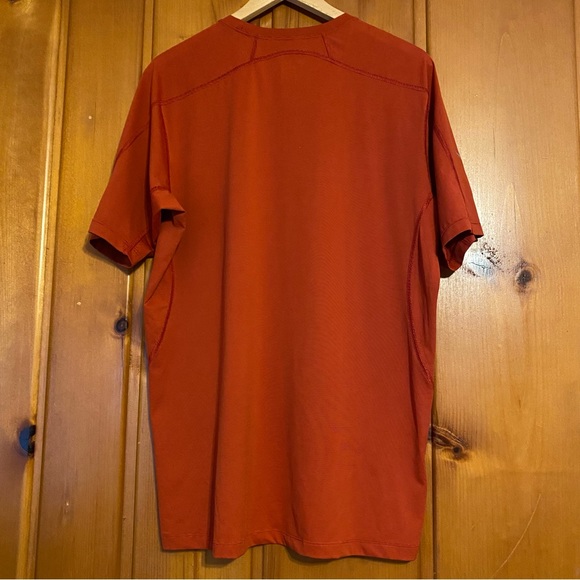 Arc’teryx Athletic Short Sleeve Running Shirt Lightweight - Picture 4 of 6